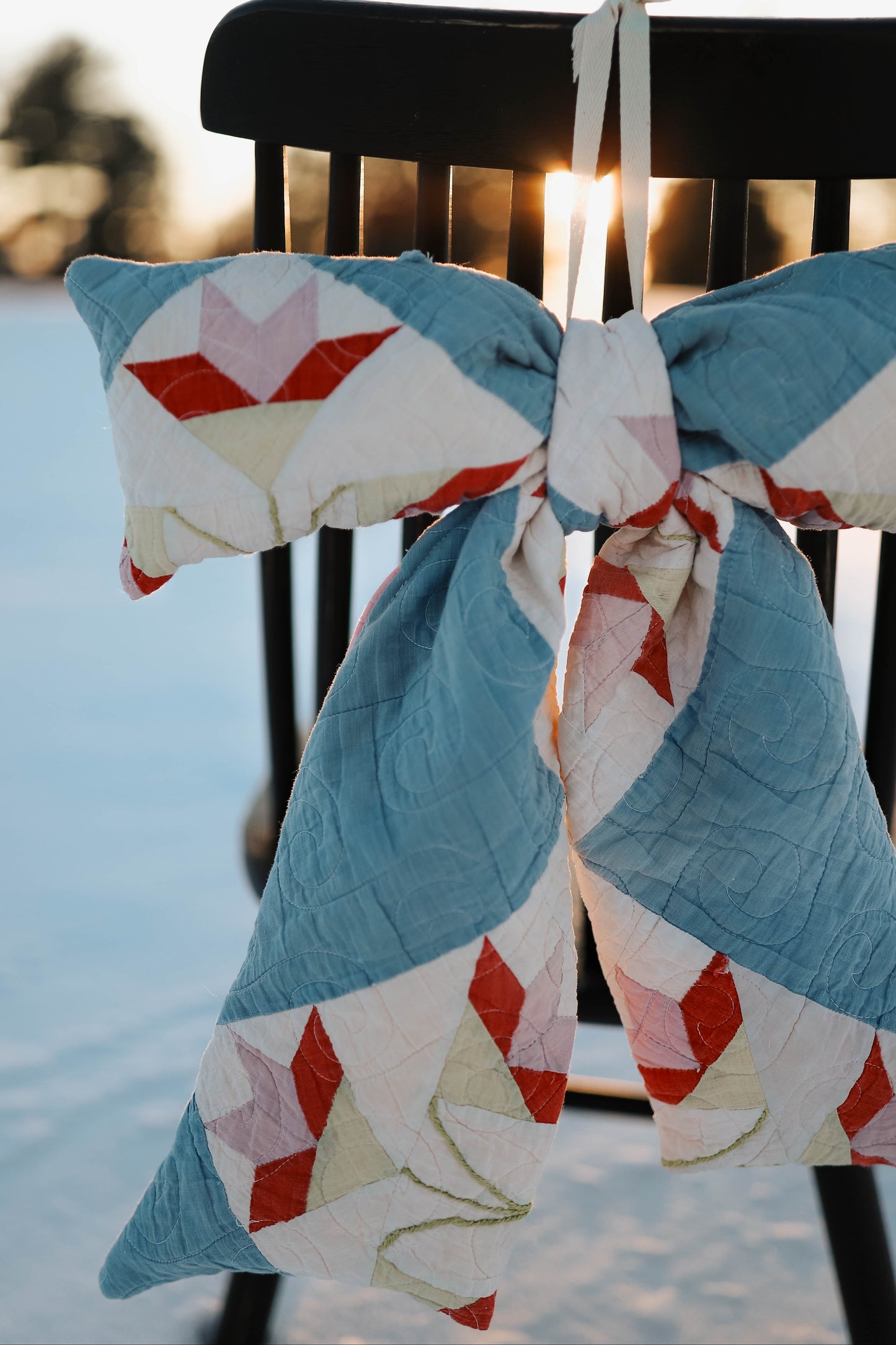 Vintage Flower Basket Quilt Bow