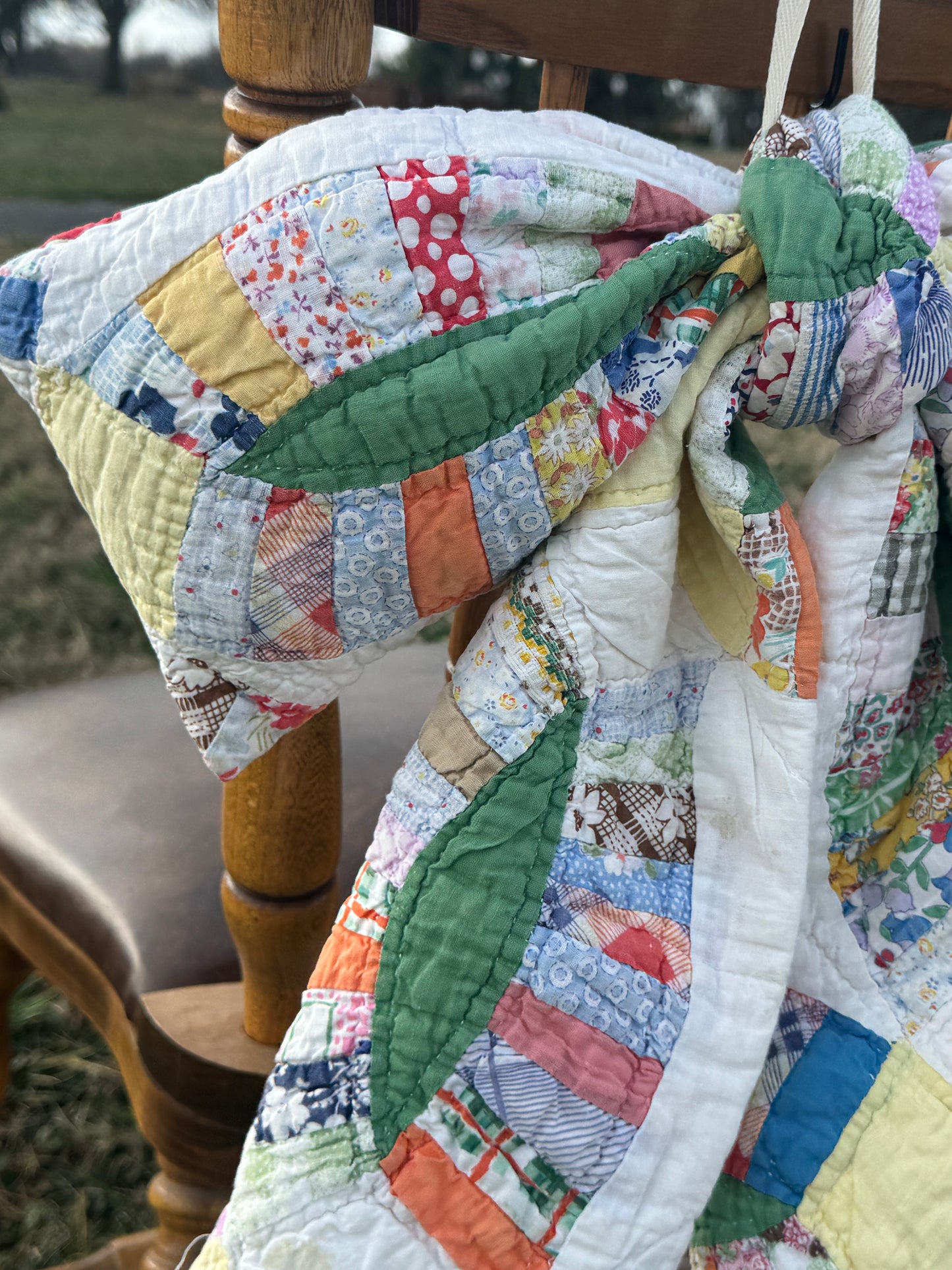 Vintage Green Wedding Ring Quilt Bow