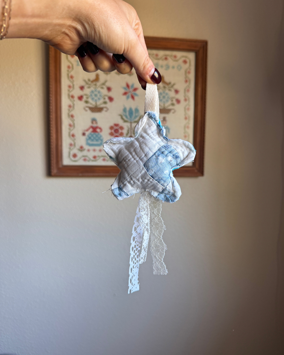 Whimsy Star Quilt Ornament (01)