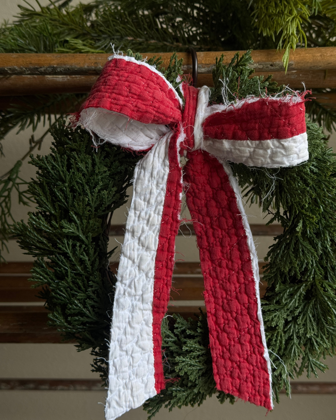 Quilt Bow Cedar Wreath (05)