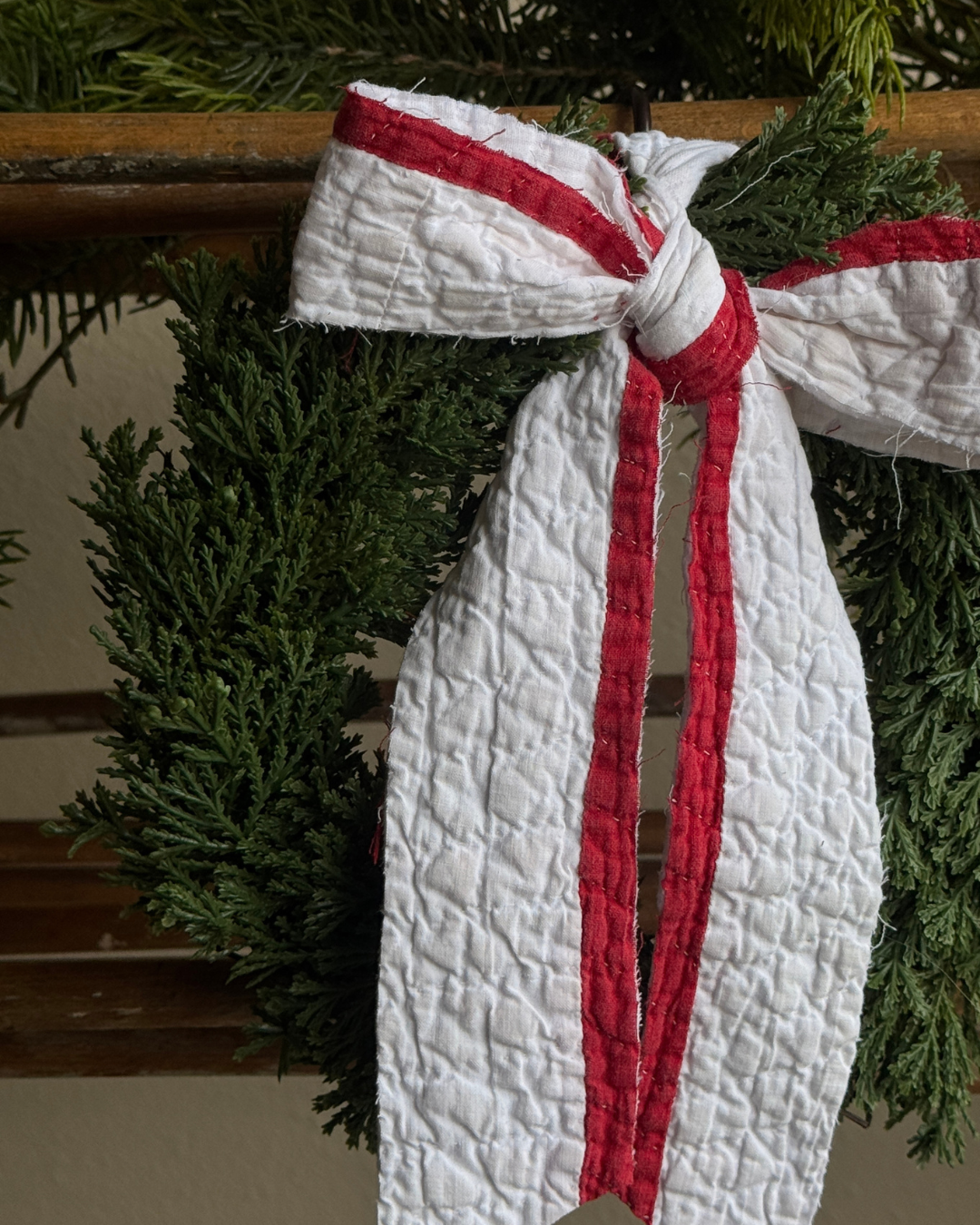 Quilt Bow Cedar Wreath (06)