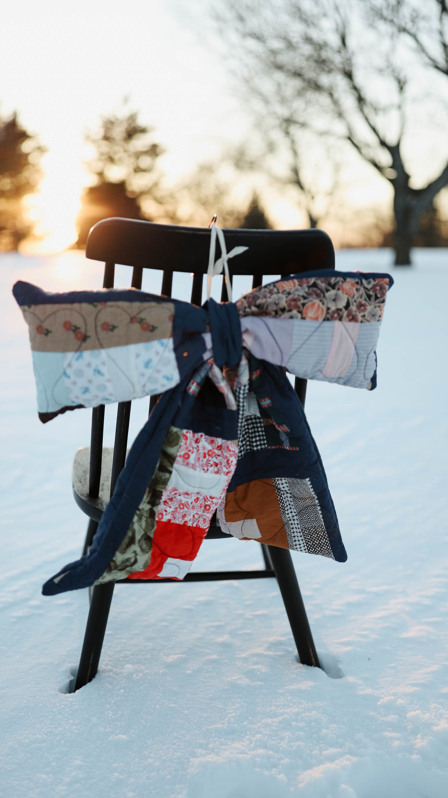 Vintage Schoolhouse Quilt Bow