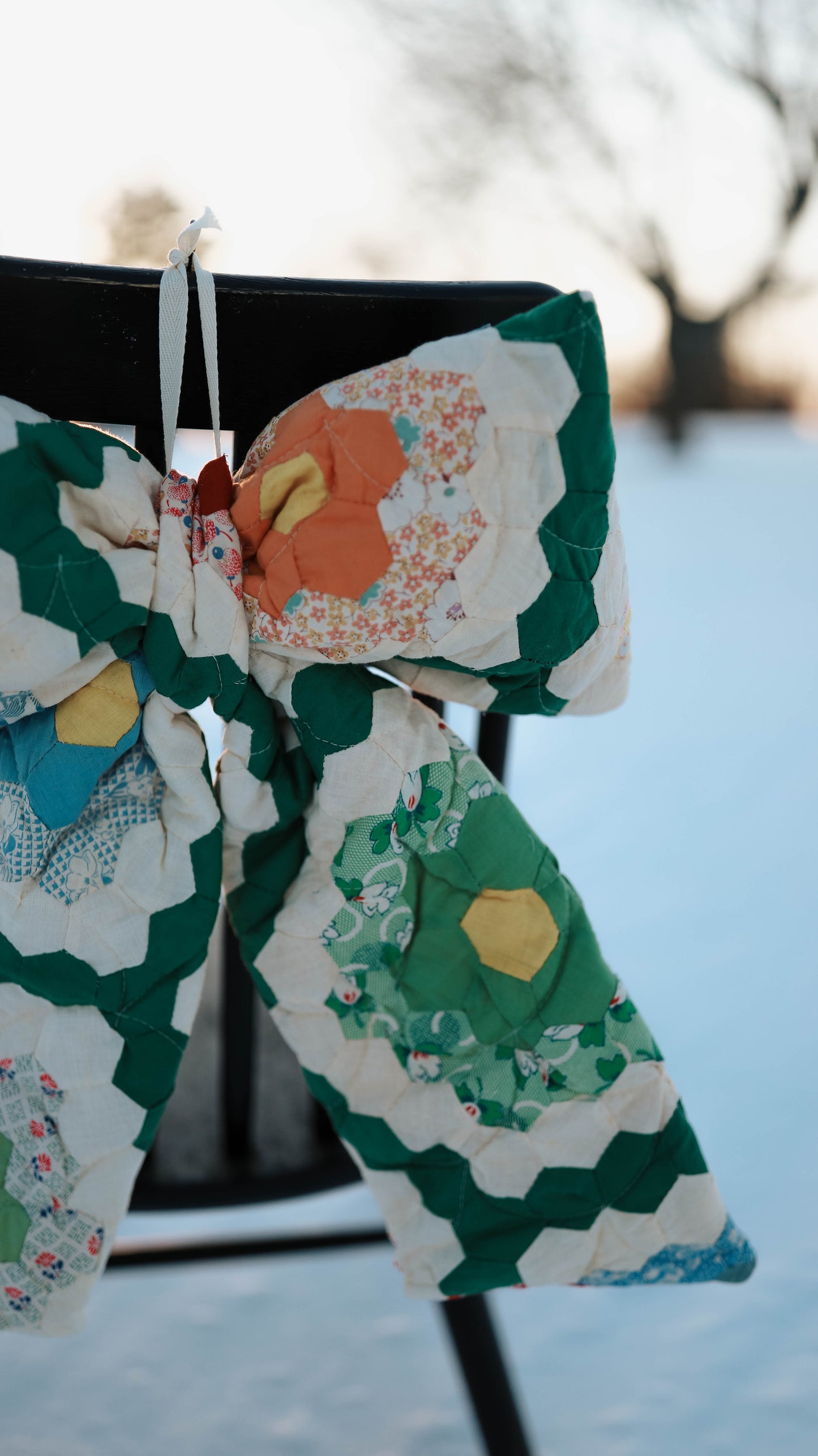 Vintage Grandmas Flower Garden Quilt Bow