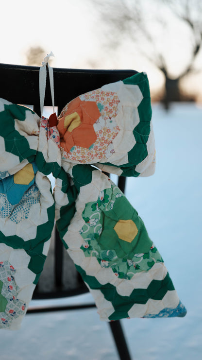 Vintage Grandmas Flower Garden Quilt Bow