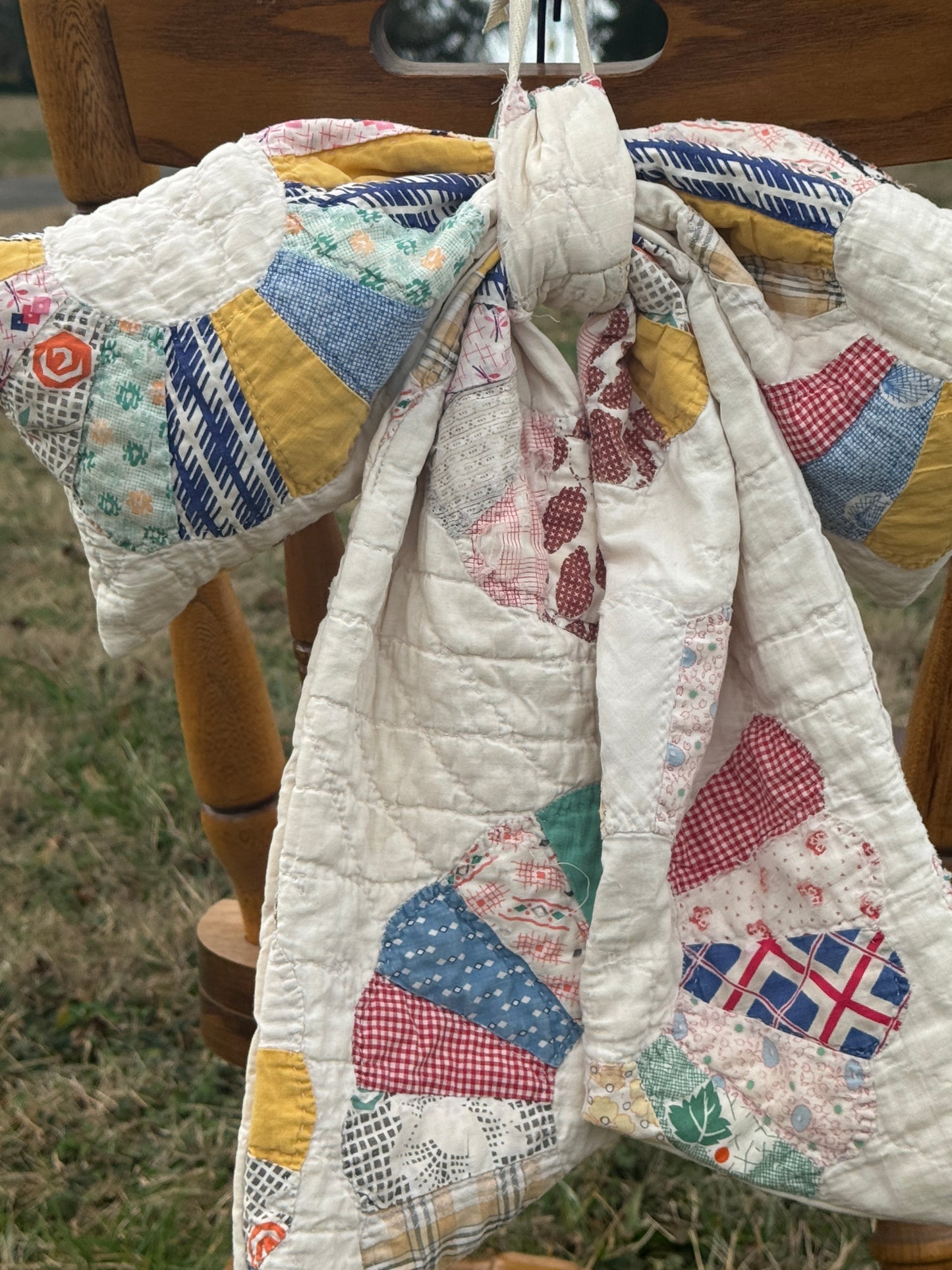 Vintage Dresden Plate Quilt Bow