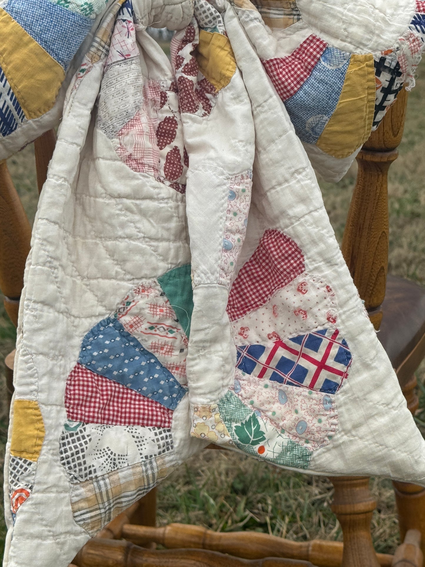 Vintage Dresden Plate Quilt Bow