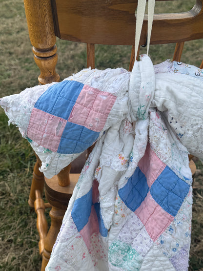 Vintage Wedding Ring Quilt Bow