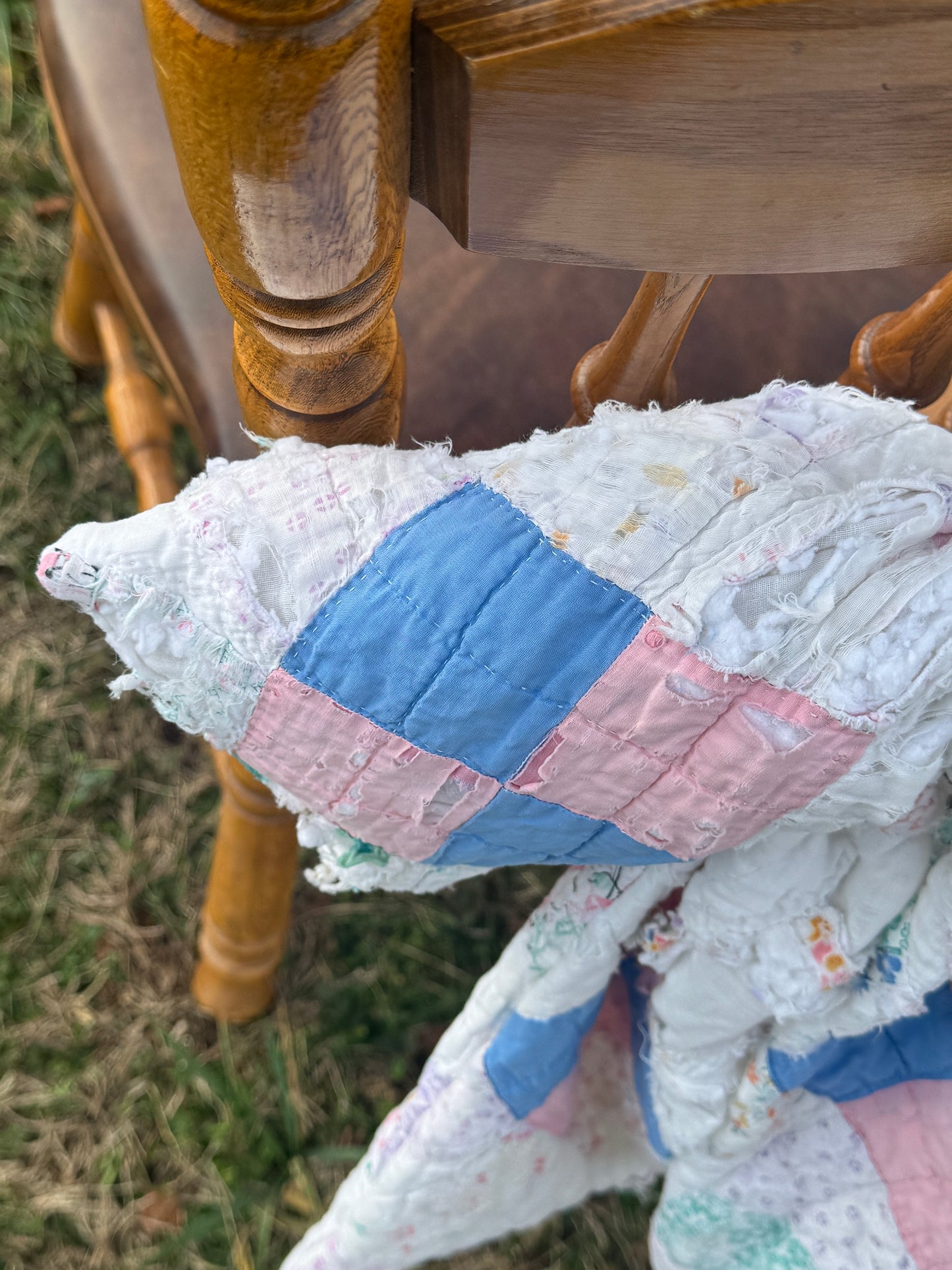 Vintage Wedding Ring Quilt Bow