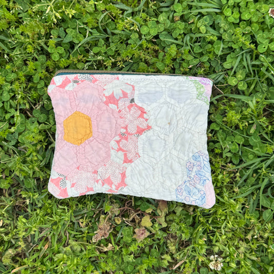 Flower Garden Quilt Pouch (05)