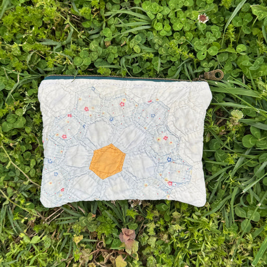 Flower Garden Quilt Pouch (04)