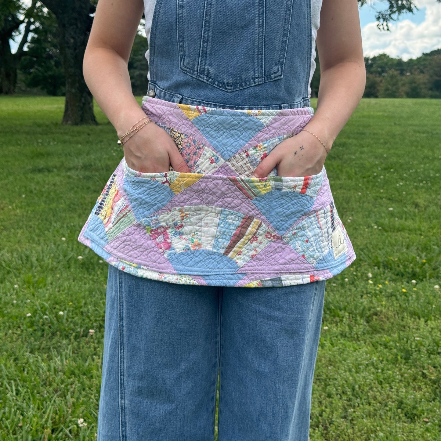 Purple Fan Market Apron (02)