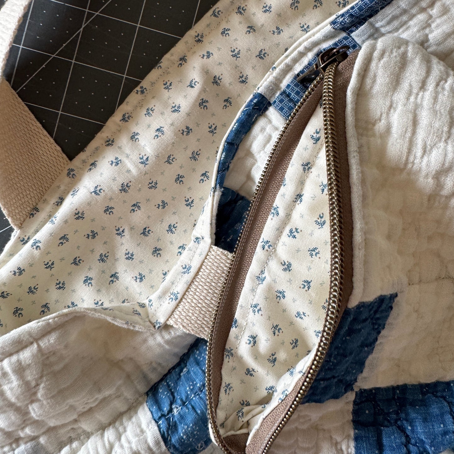 Blue Irish Chain Tote/Pouch Set