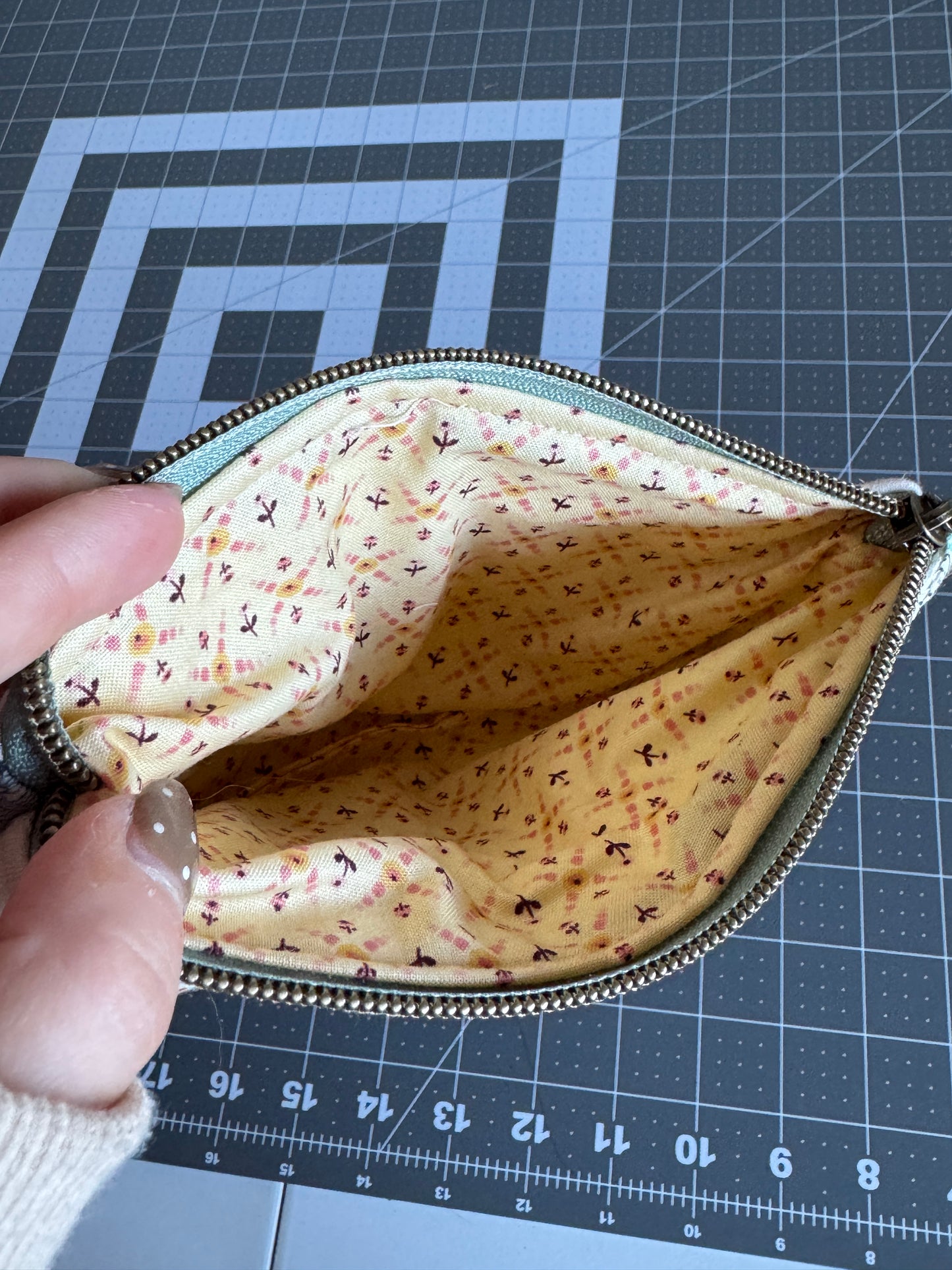 Grandmas Flower Garden Zipper Pouch