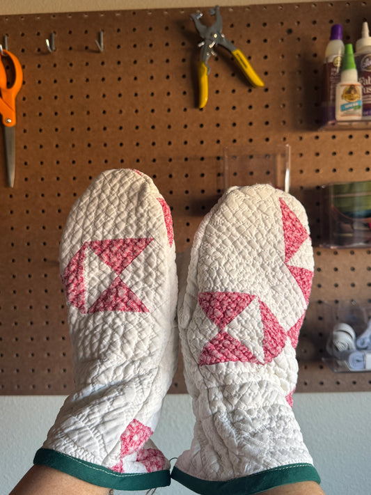 Red + White Quilt Mittens