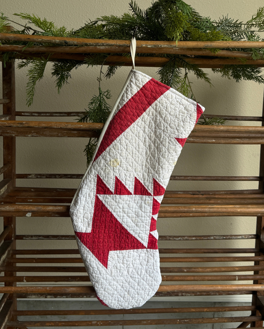 Red Basket Quilt Stocking (03)