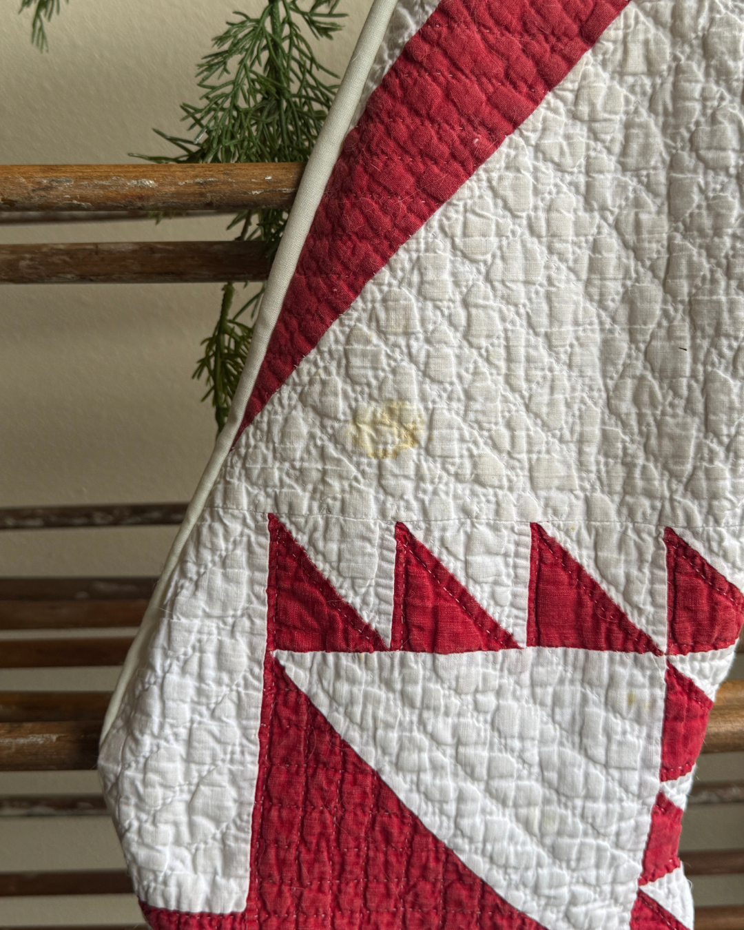 Red Basket Quilt Stocking (03)