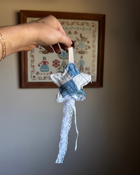 Whimsy Star Quilt Ornament (02)