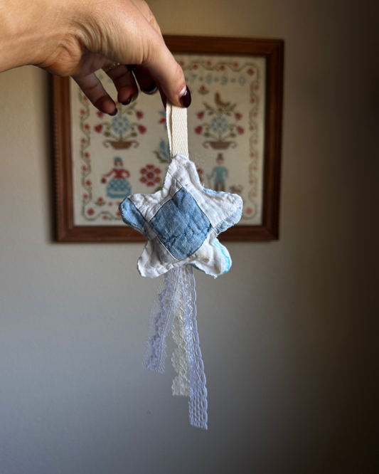 Whimsy Star Quilt Ornament (03)