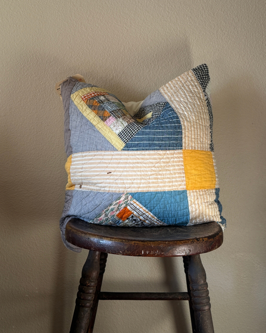 Vintage Quilt Pillow (20x20)