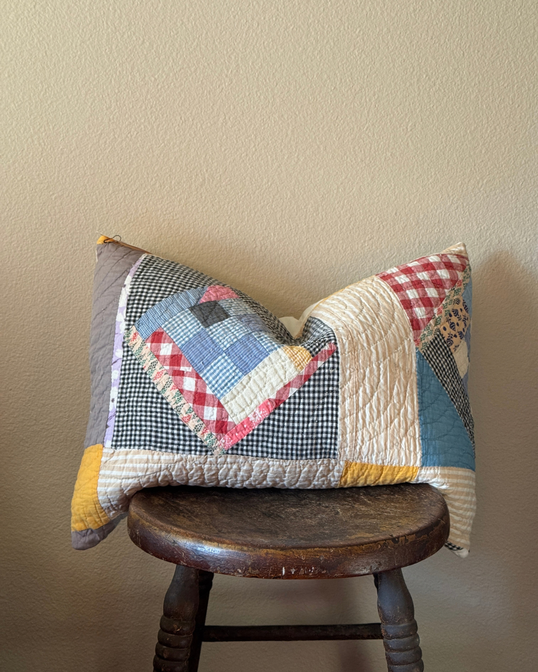 Vintage Quilt Pillow (16x23)