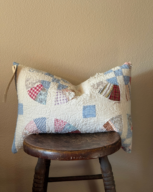 Vintage Quilt Pillow (16x23)