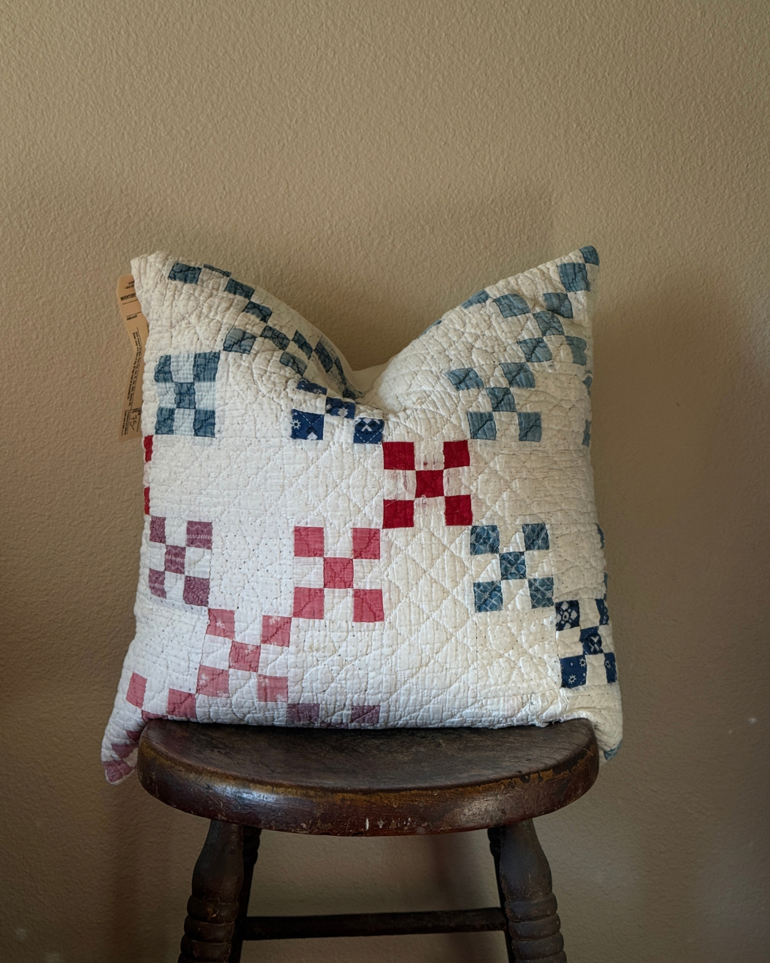 Vintage Quilt Pillow (20x20)