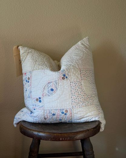 Vintage Quilt Pillow (20x20)