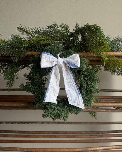 Quilt Bow Cedar Wreath (01)