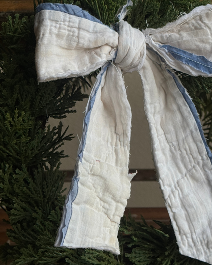 Quilt Bow Cedar Wreath (01)