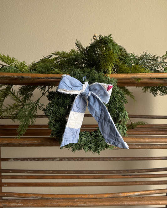 Quilt Bow Cedar Wreath (02)